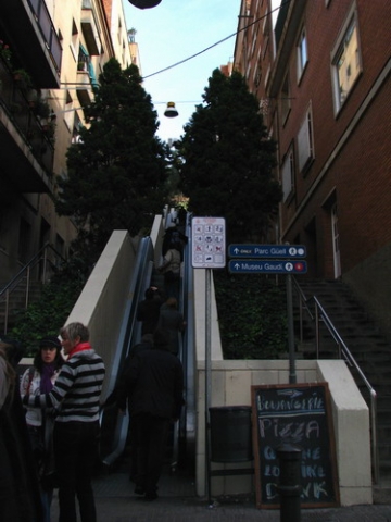 Strada cu scari spre PArc Guell