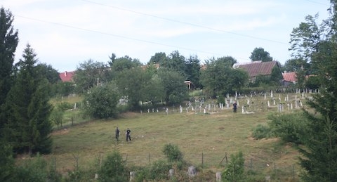 Bodyguarzi in cimitir