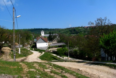 Garnic - biserica satului