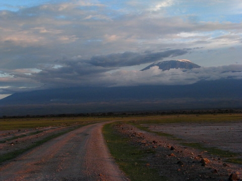 Kilimanjaro la apus