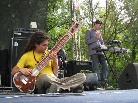 Sitar - East Root Connection
